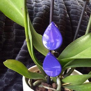 3/$25 vintage 80s purple tear drop metal earrings